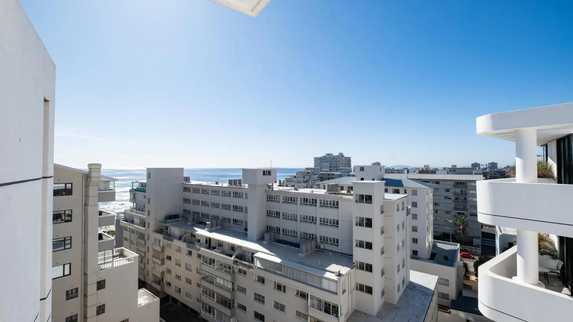 Flamingo 809 - Top Floor Sea Point Unit With Daily Housekeeping Cape Town 0*,  South Africa