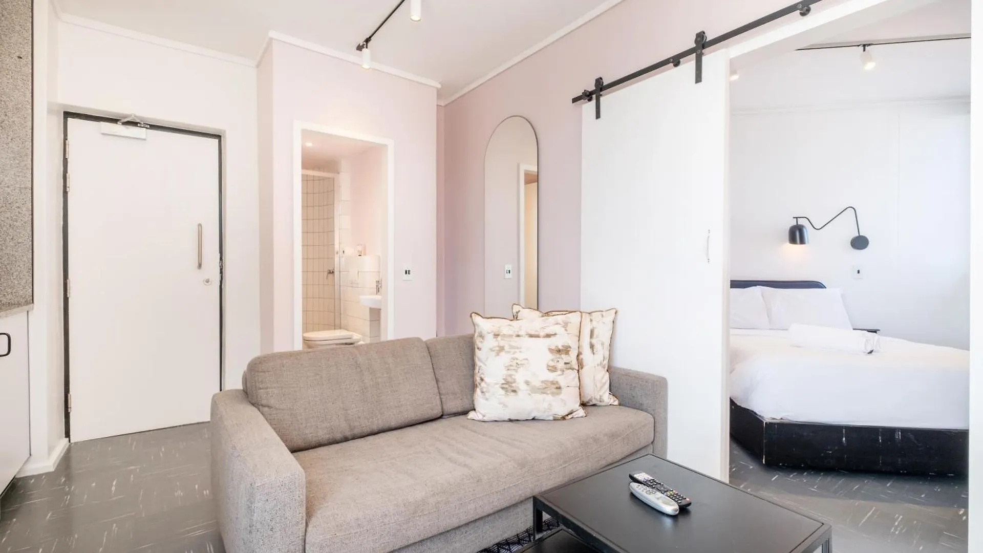 Flamingo 809 - Top Floor Sea Point Unit With Daily Housekeeping Cape Town South Africa